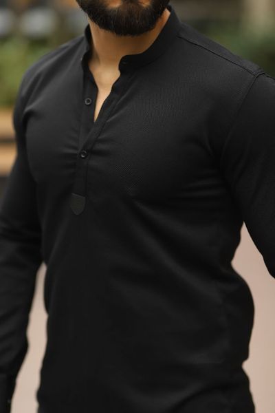 Сорочка чоловіча приталена класична без коміра під джинси чорна 770530 фото