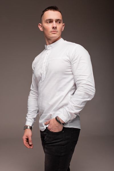 Чоловіча сорочка класична приталена без коміра біла 1420 фото